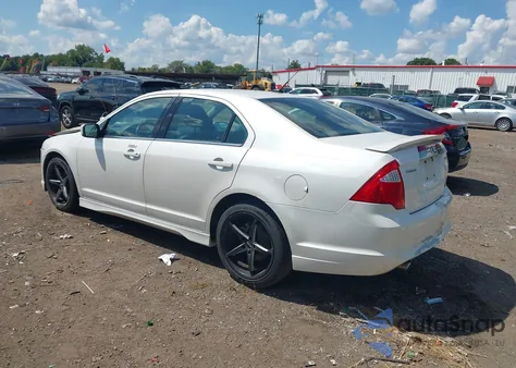 2011 Ford Fusion Sport z USA, uszkodzony, nr VIN 3FAHP0KC9BR317399